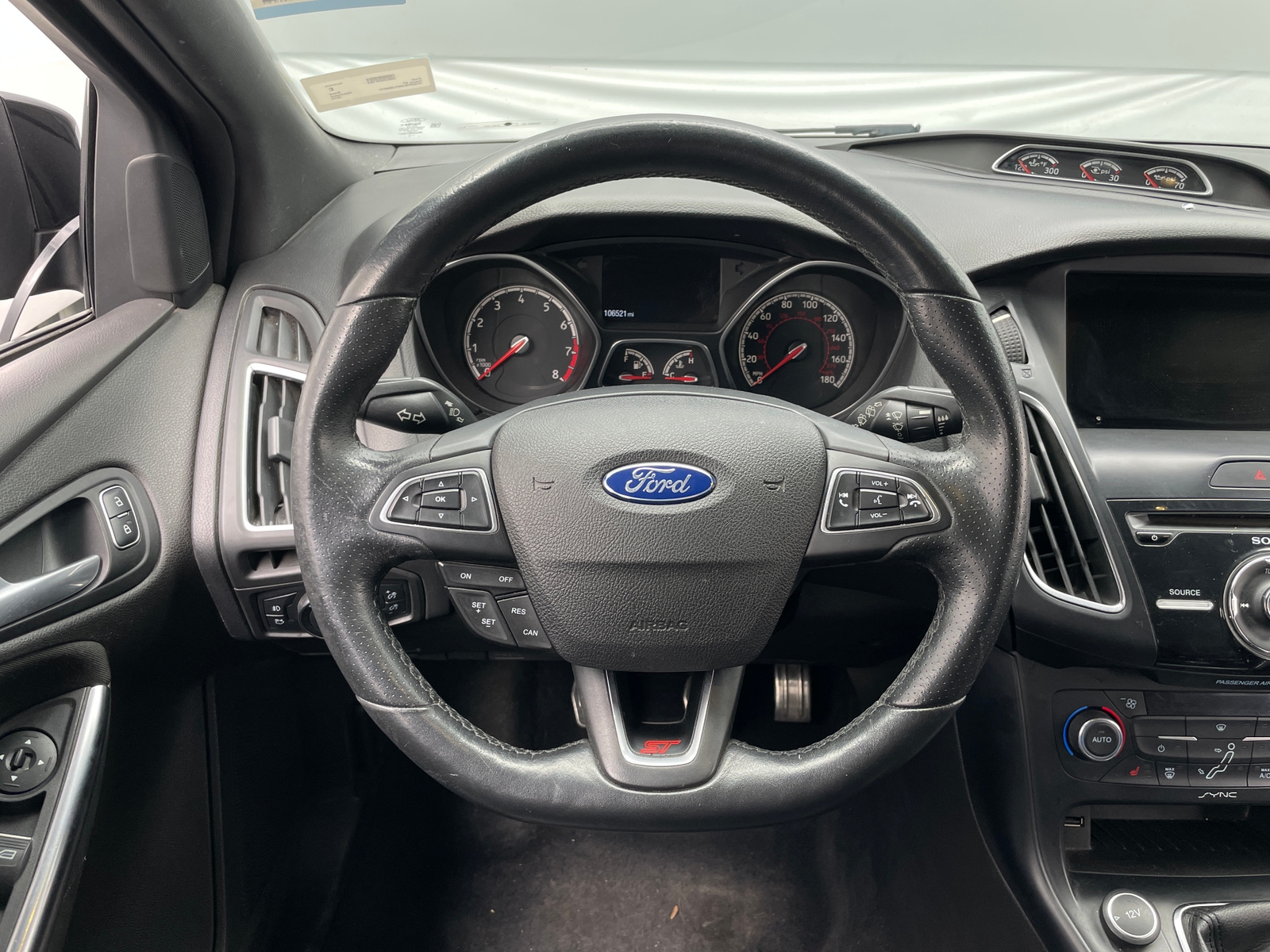 Thumbnail: 2015 Ford Focus - 4