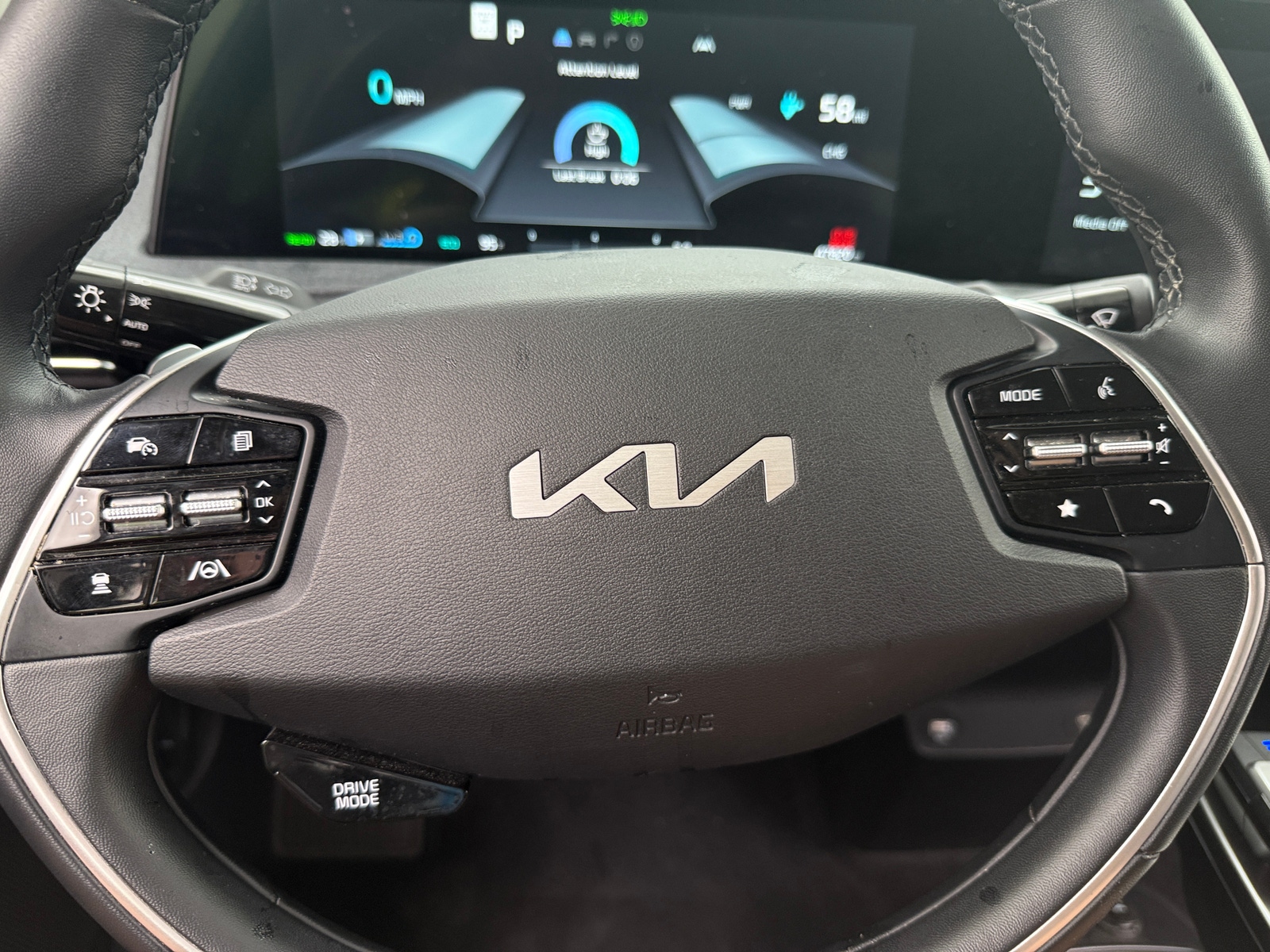 Thumbnail: 2022 Kia EV6 - 4