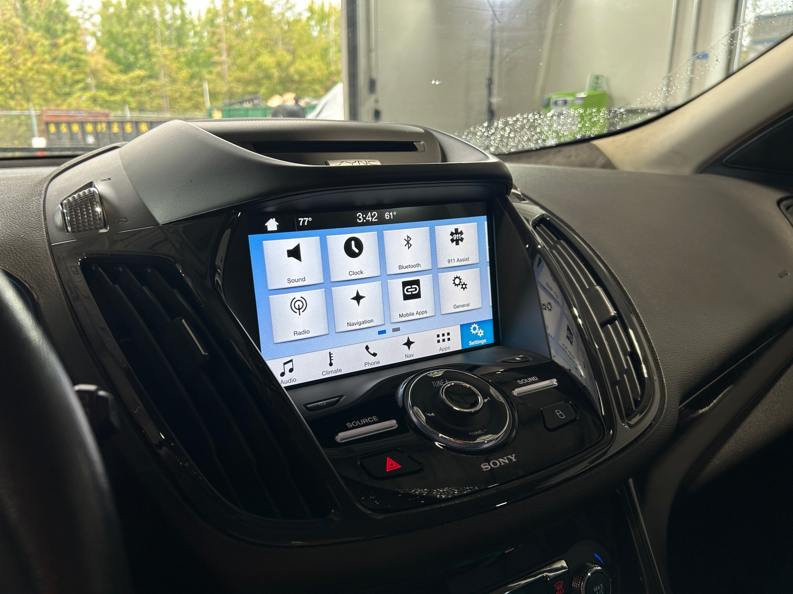 Thumbnail: 2016 Ford Escape - 3