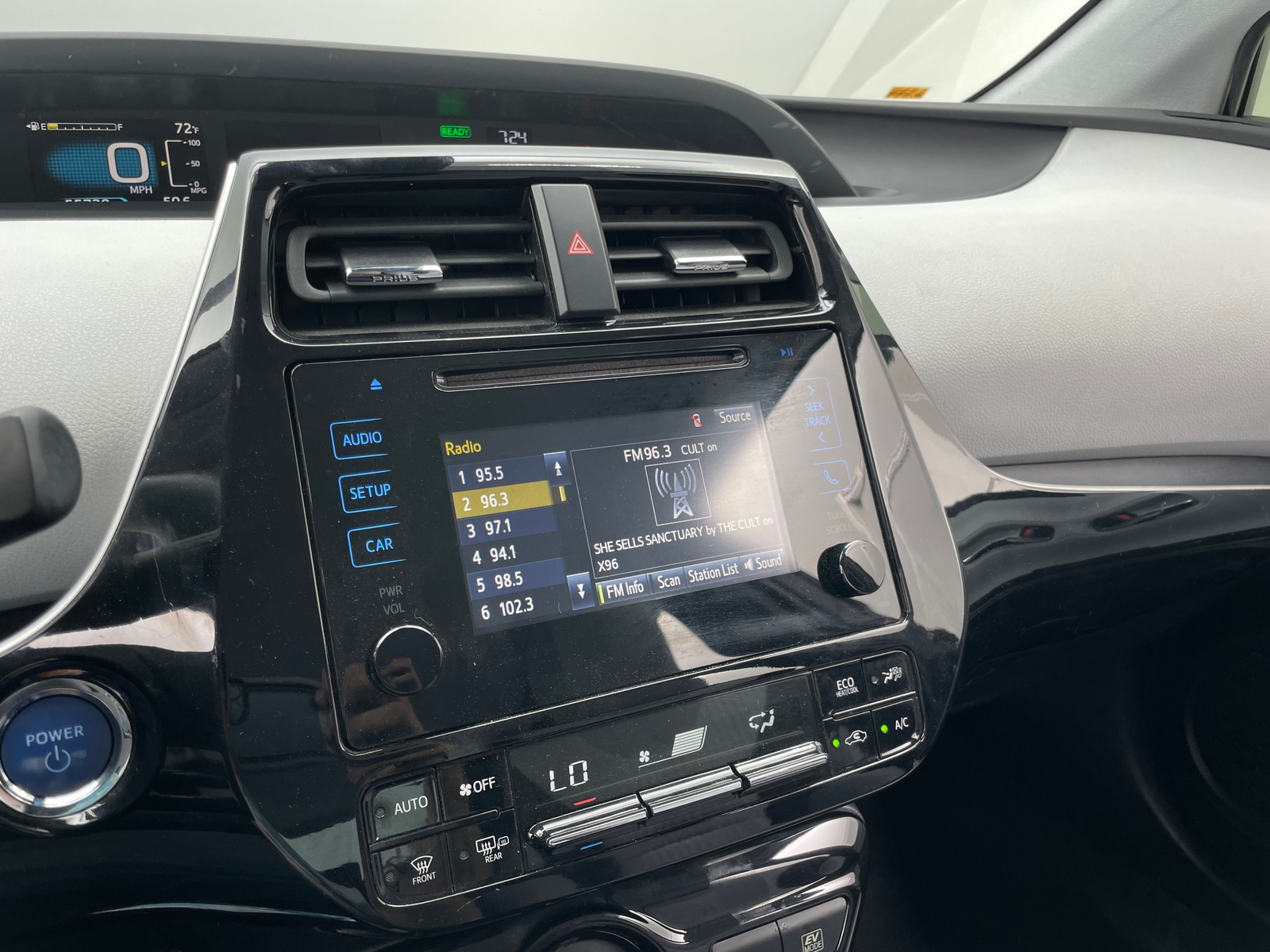Thumbnail: 2018 Toyota Prius - 4