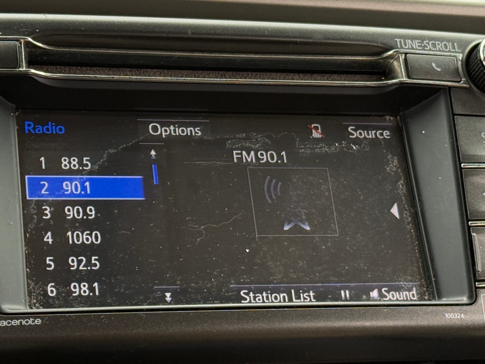 Thumbnail: 2015 Toyota RAV4 - 3