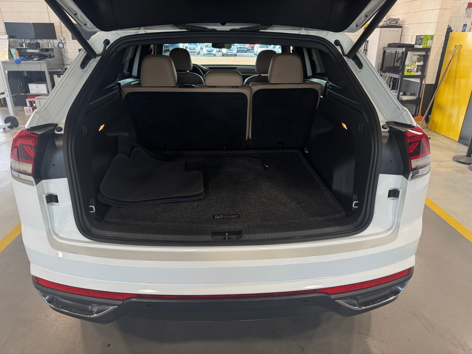 Thumbnail: 2020 Volkswagen Atlas - 6