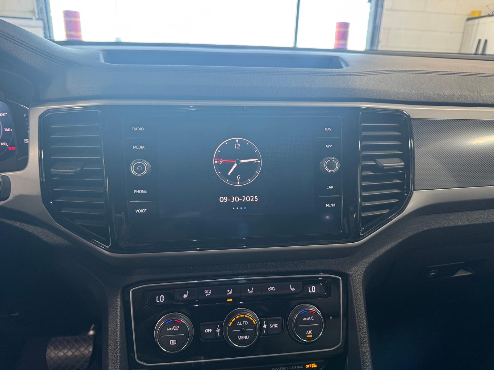 Thumbnail: 2020 Volkswagen Atlas - 3