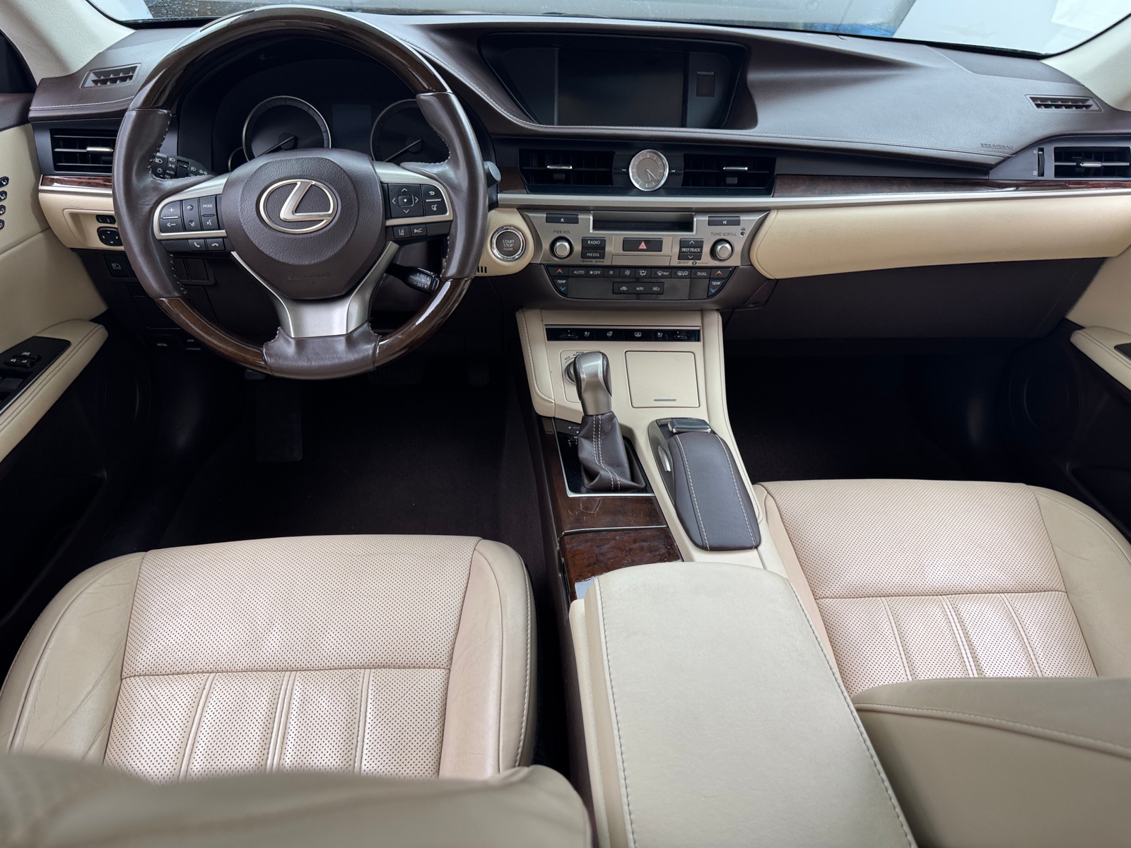 Thumbnail: 2017 Lexus ES - 2