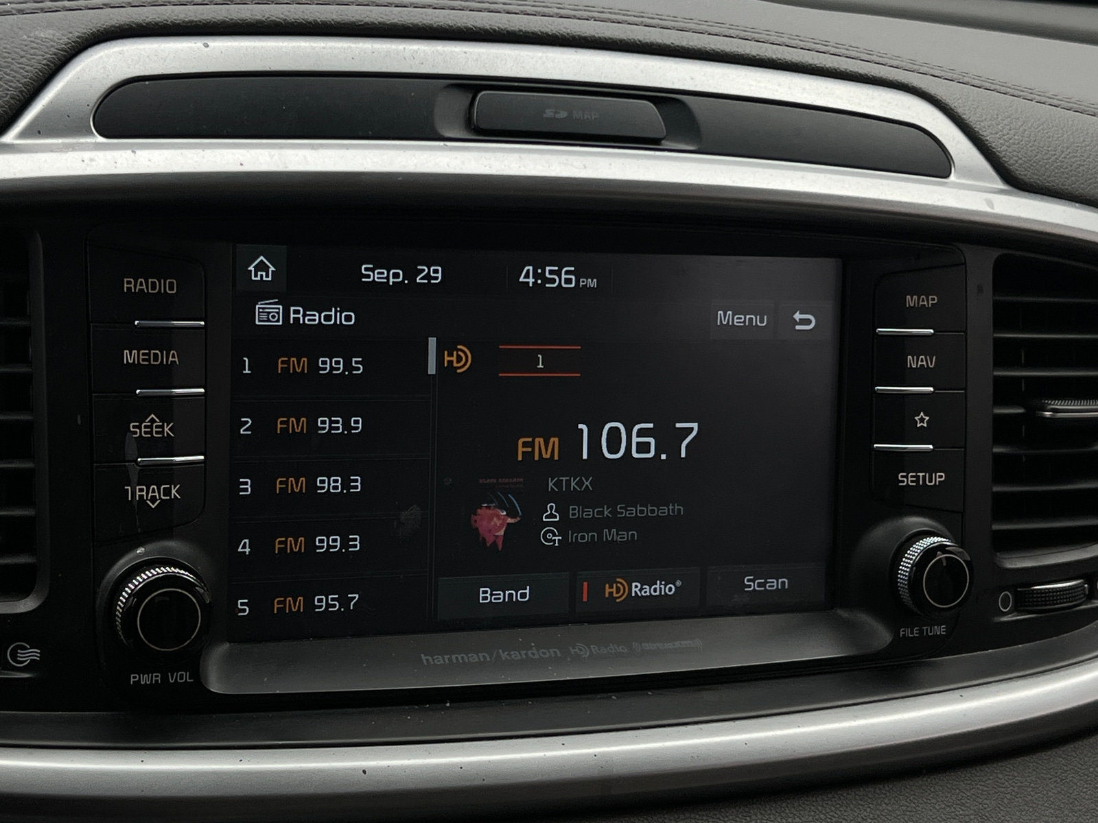 Thumbnail: 2019 Kia Sorento - 3