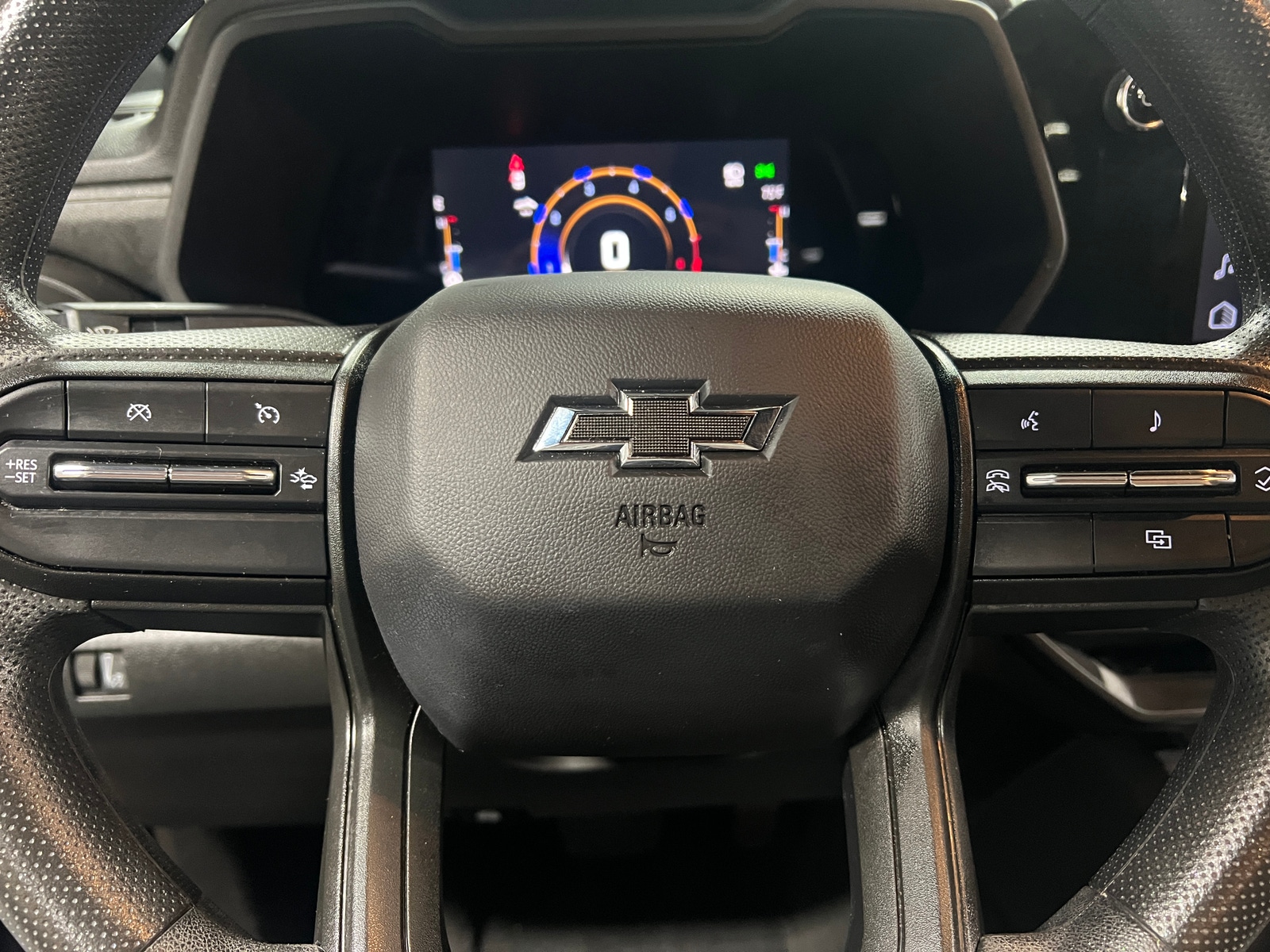 Thumbnail: 2023 Chevrolet Colorado - 5