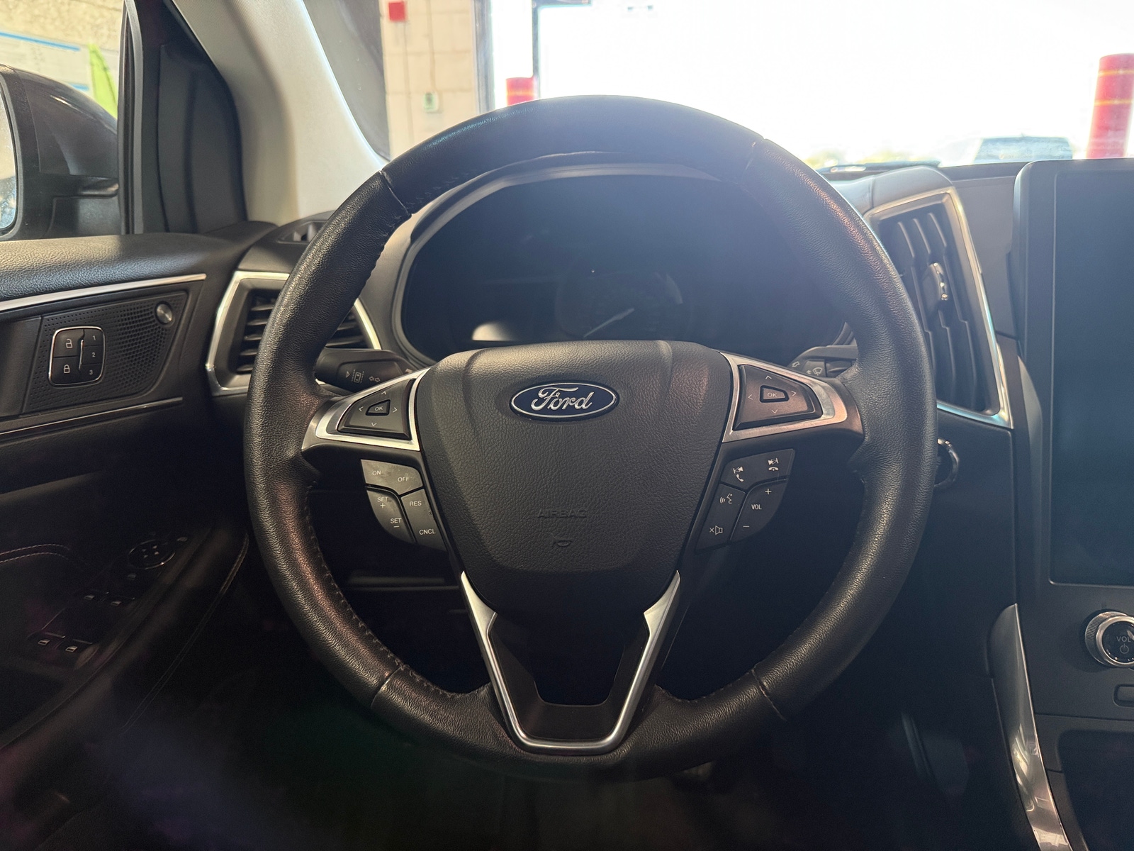 Thumbnail: 2023 Ford Edge - 4