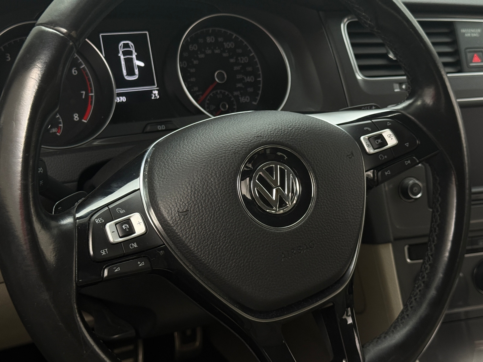 Thumbnail: 2017 Volkswagen Golf - 4