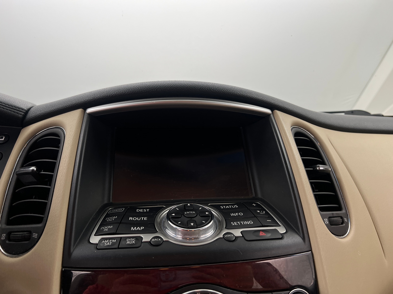 Thumbnail: 2017 INFINITI QX50 - 3