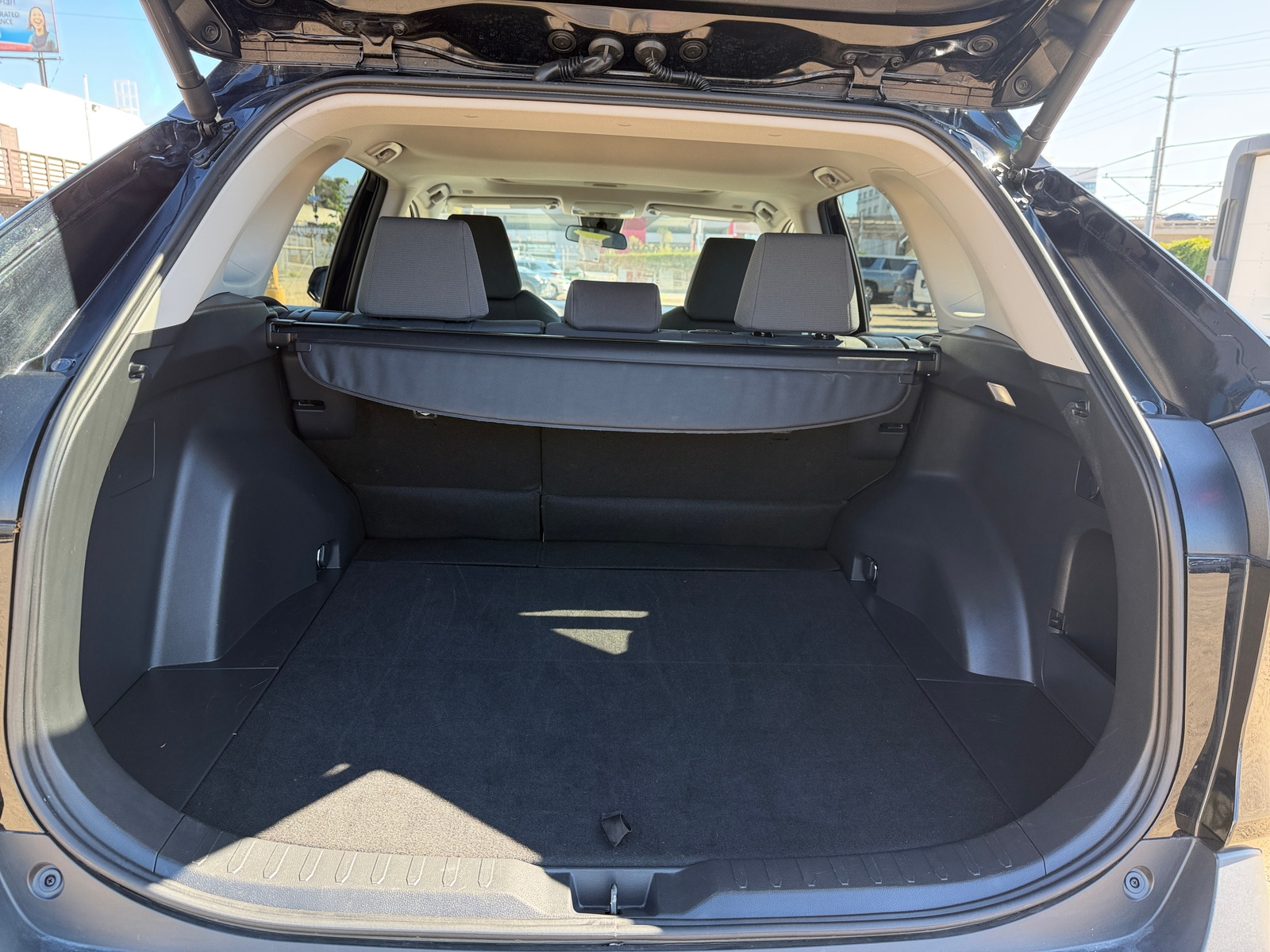 Thumbnail: 2025 Toyota RAV4 - 6