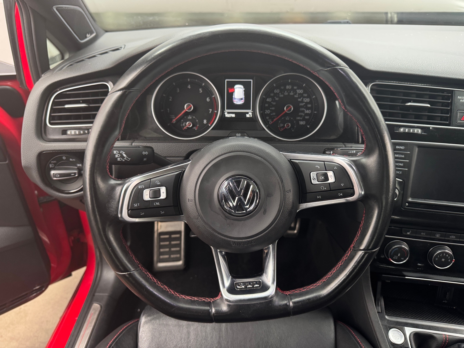 Thumbnail: 2016 Volkswagen Golf - 5