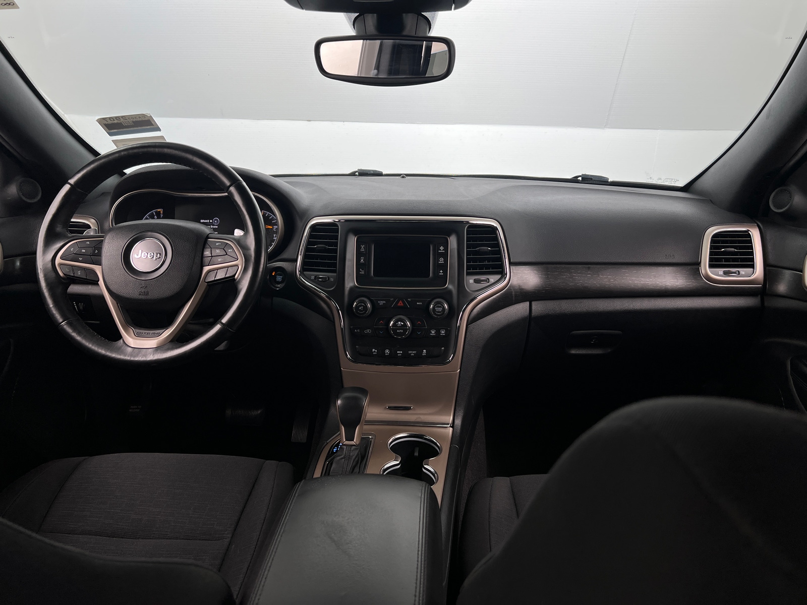 Thumbnail: 2017 Jeep Grand Cherokee - 3