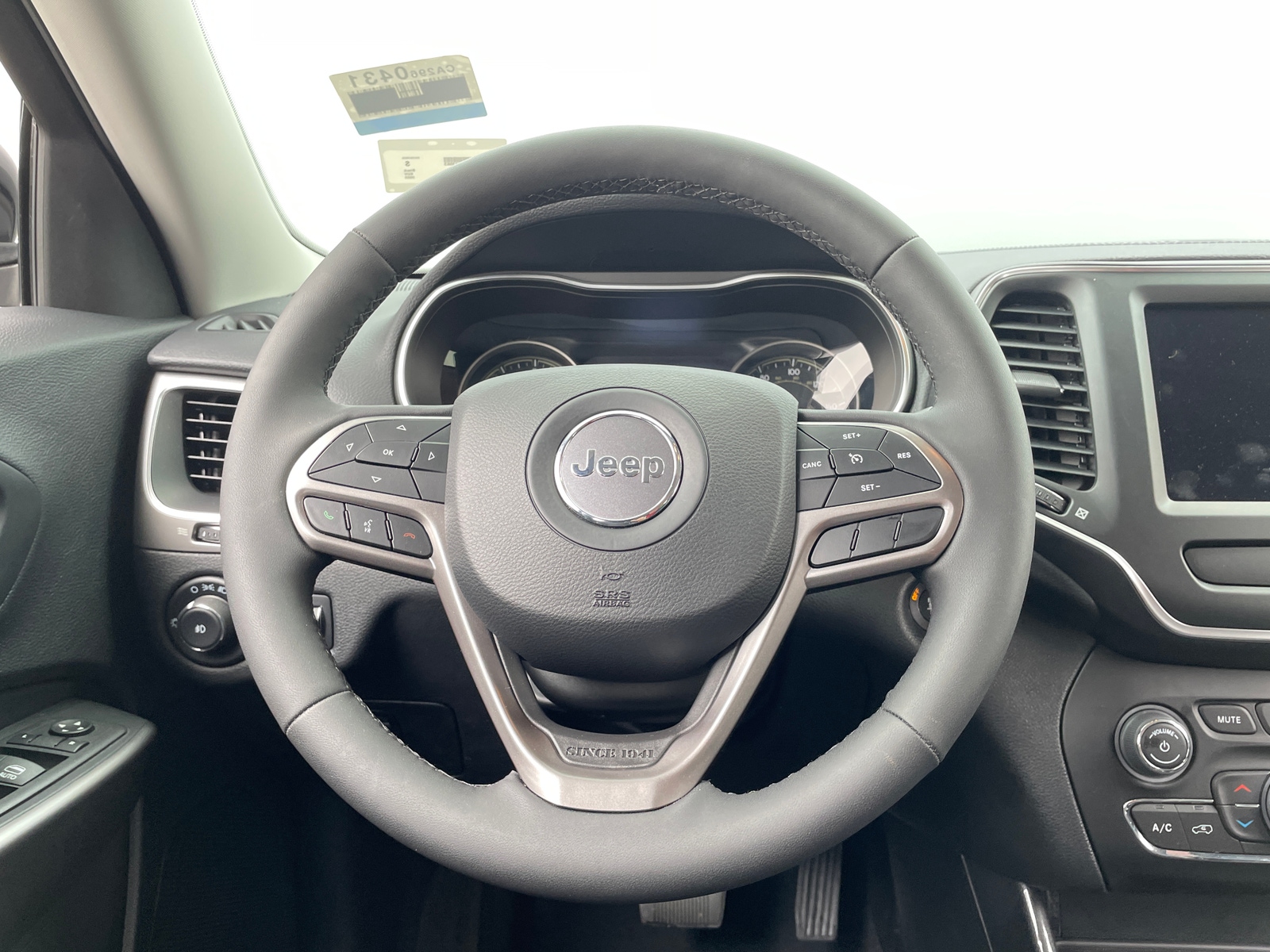 Thumbnail: 2022 Jeep Cherokee - 4