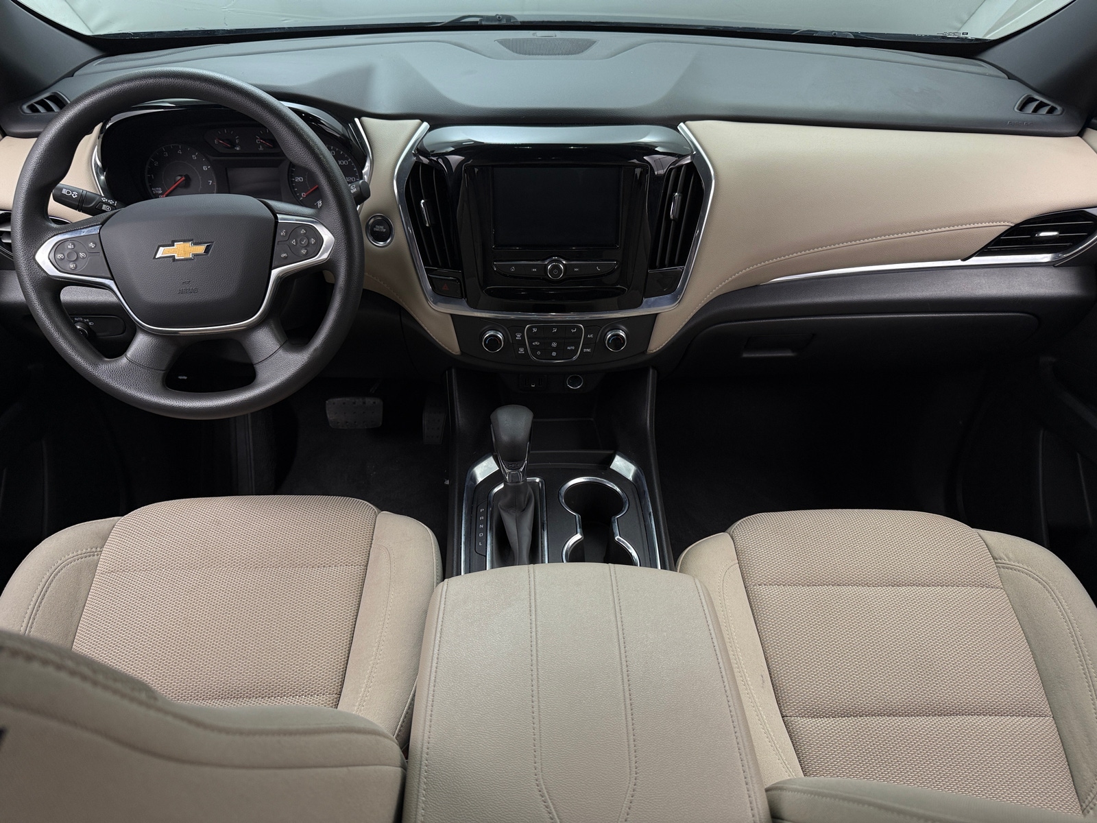 Thumbnail: 2022 Chevrolet Traverse - 3