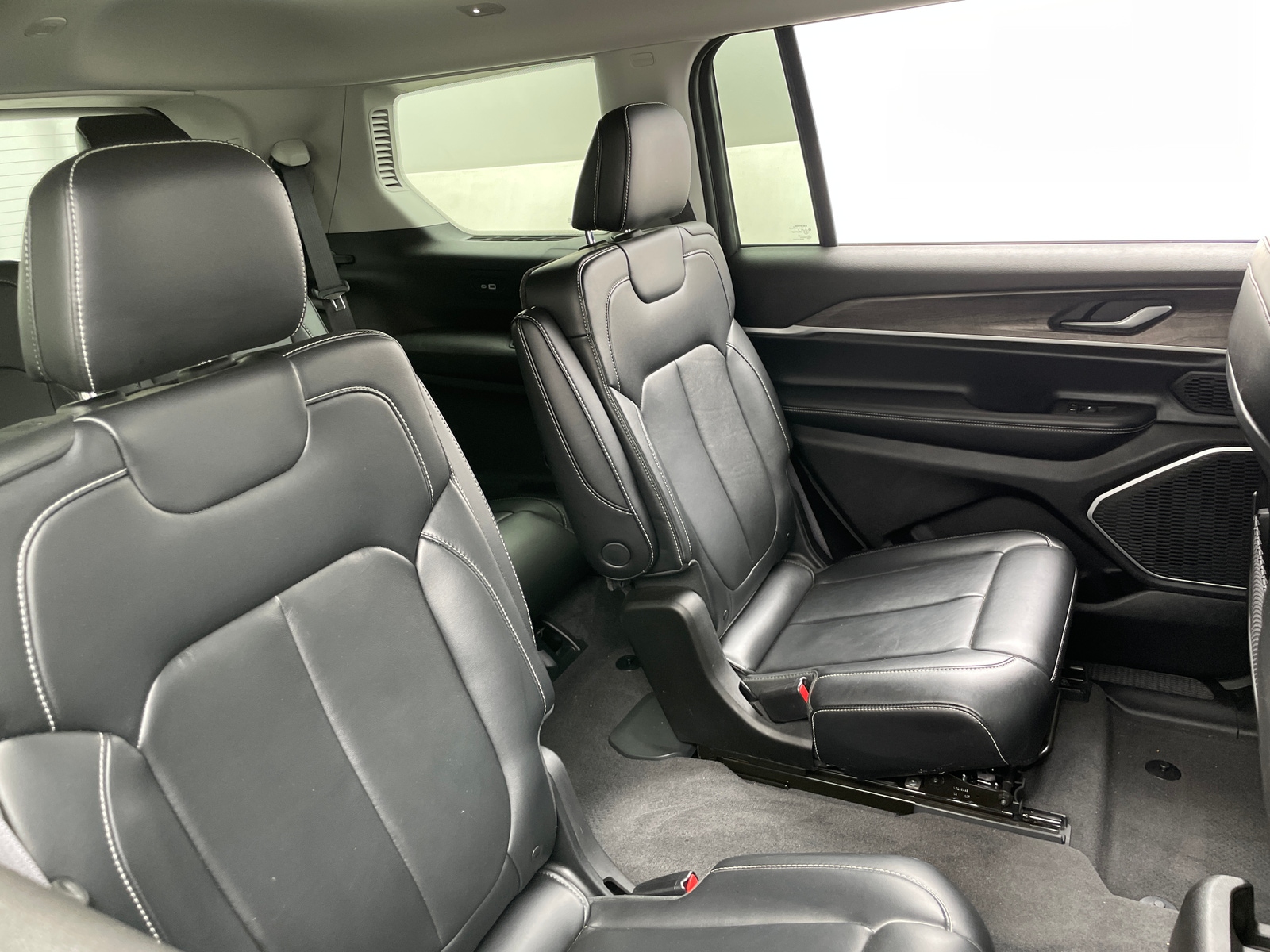 Thumbnail: 2021 Jeep Grand Cherokee L - 5