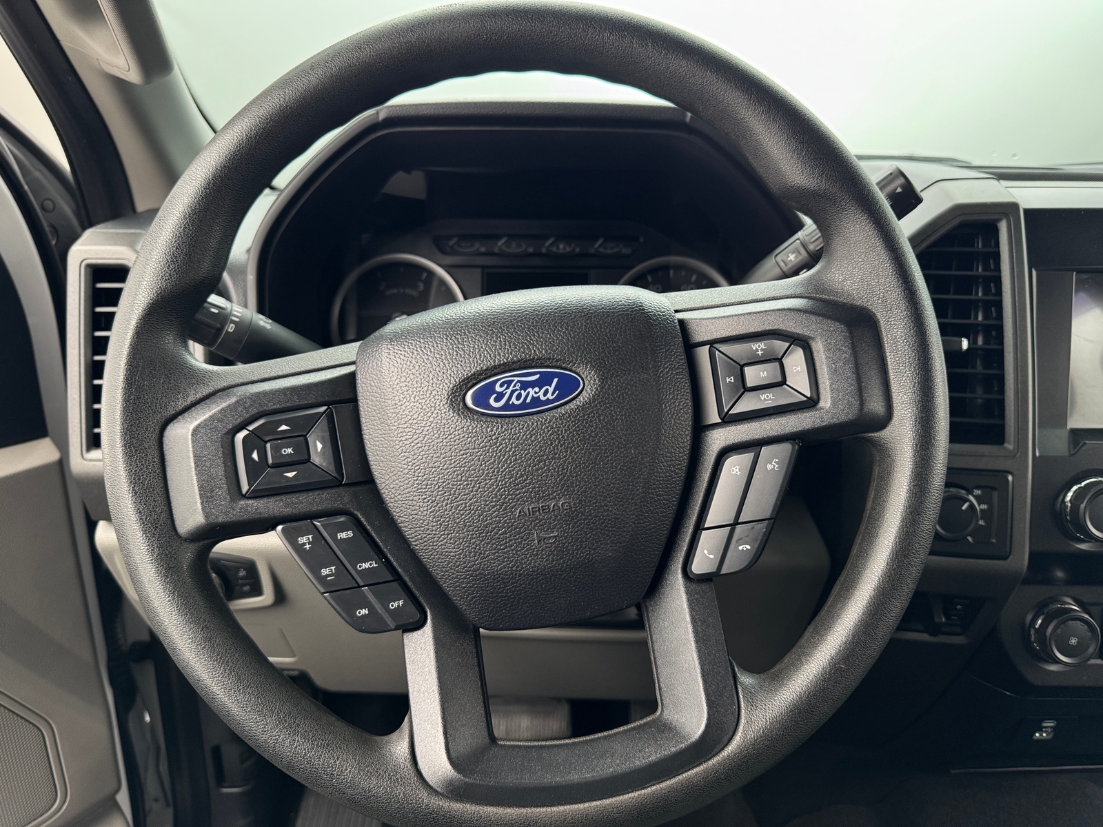 Thumbnail: 2020 Ford Econoline - 4