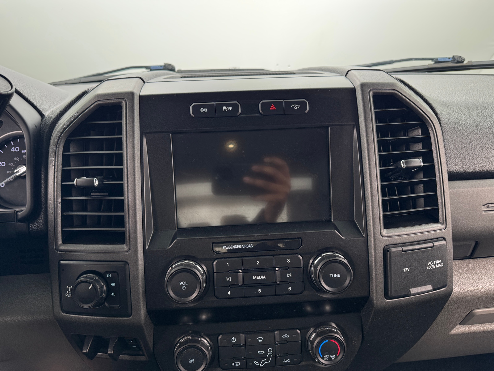 Thumbnail: 2020 Ford Econoline - 3
