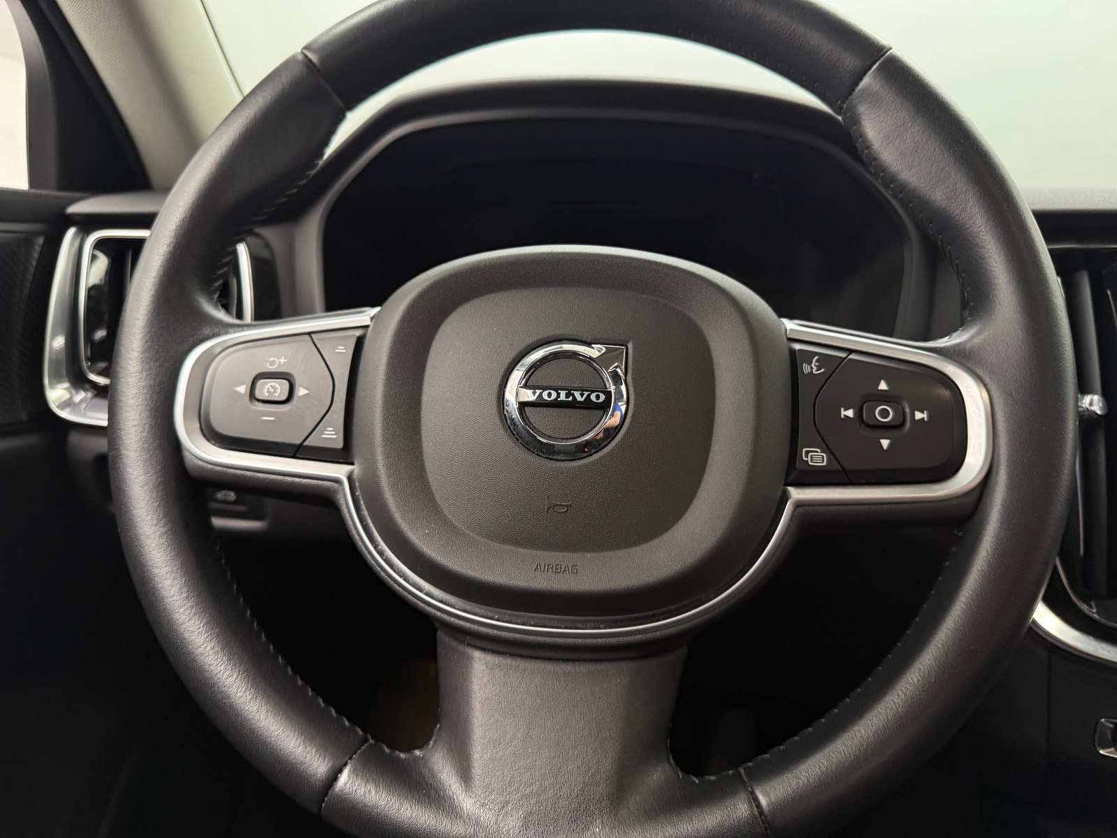 Thumbnail: 2019 Volvo S60 - 4