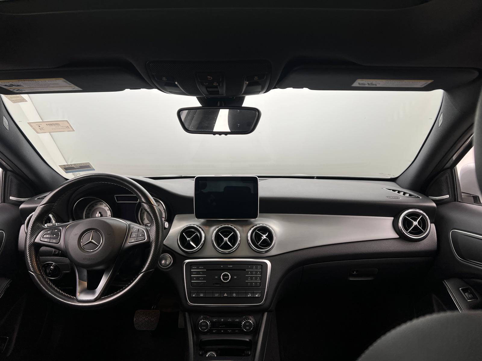 Thumbnail: 2016 Mercedes-Benz GLA - 2