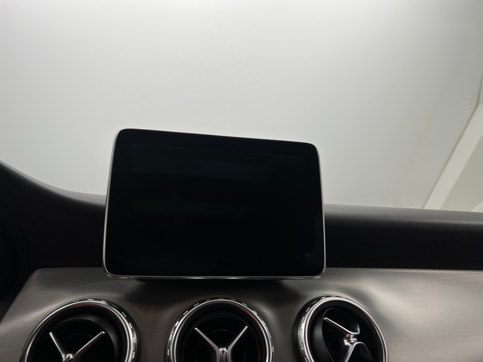 Thumbnail: 2016 Mercedes-Benz GLA - 3