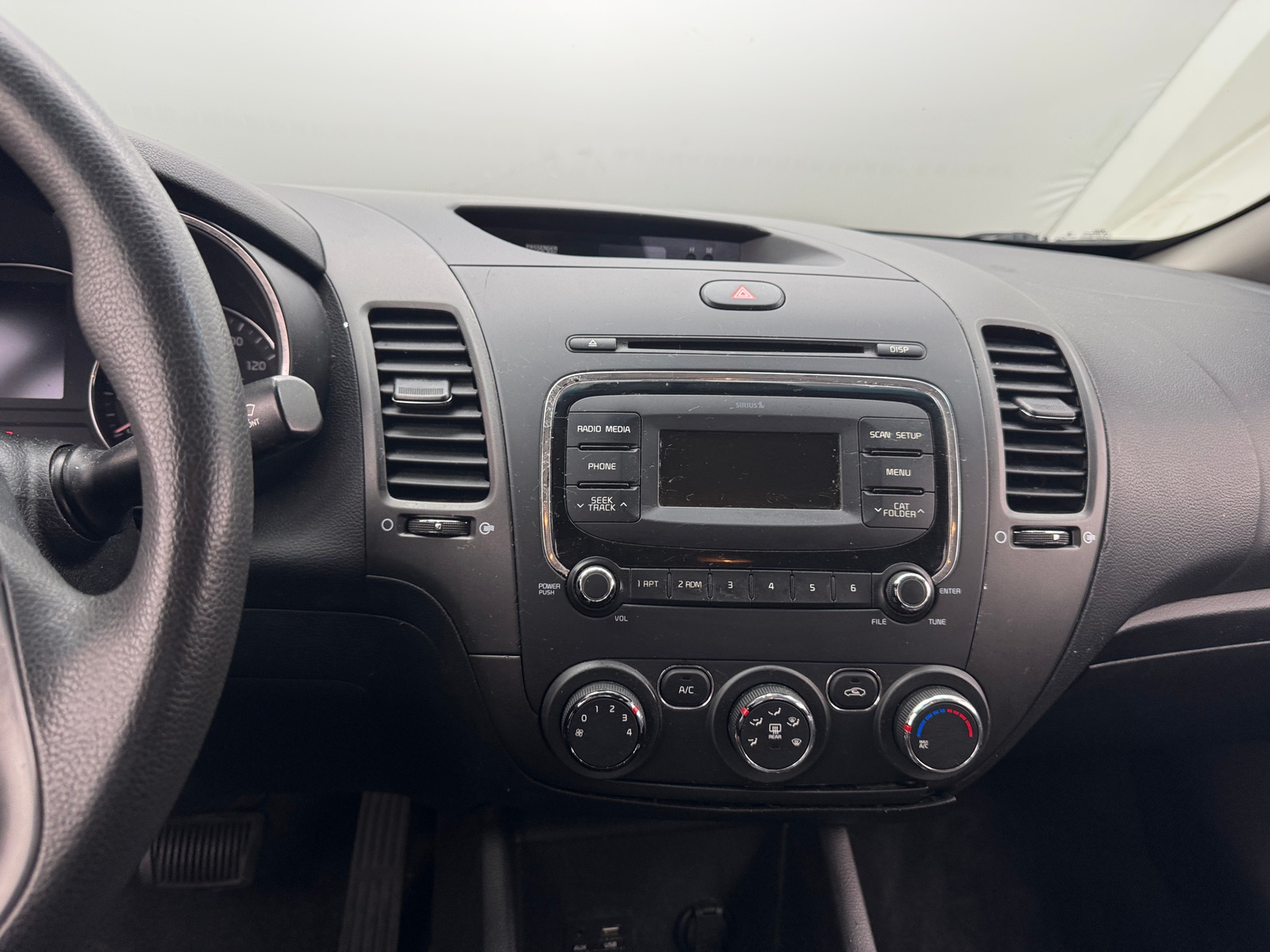 Thumbnail: 2017 Kia Forte - 4