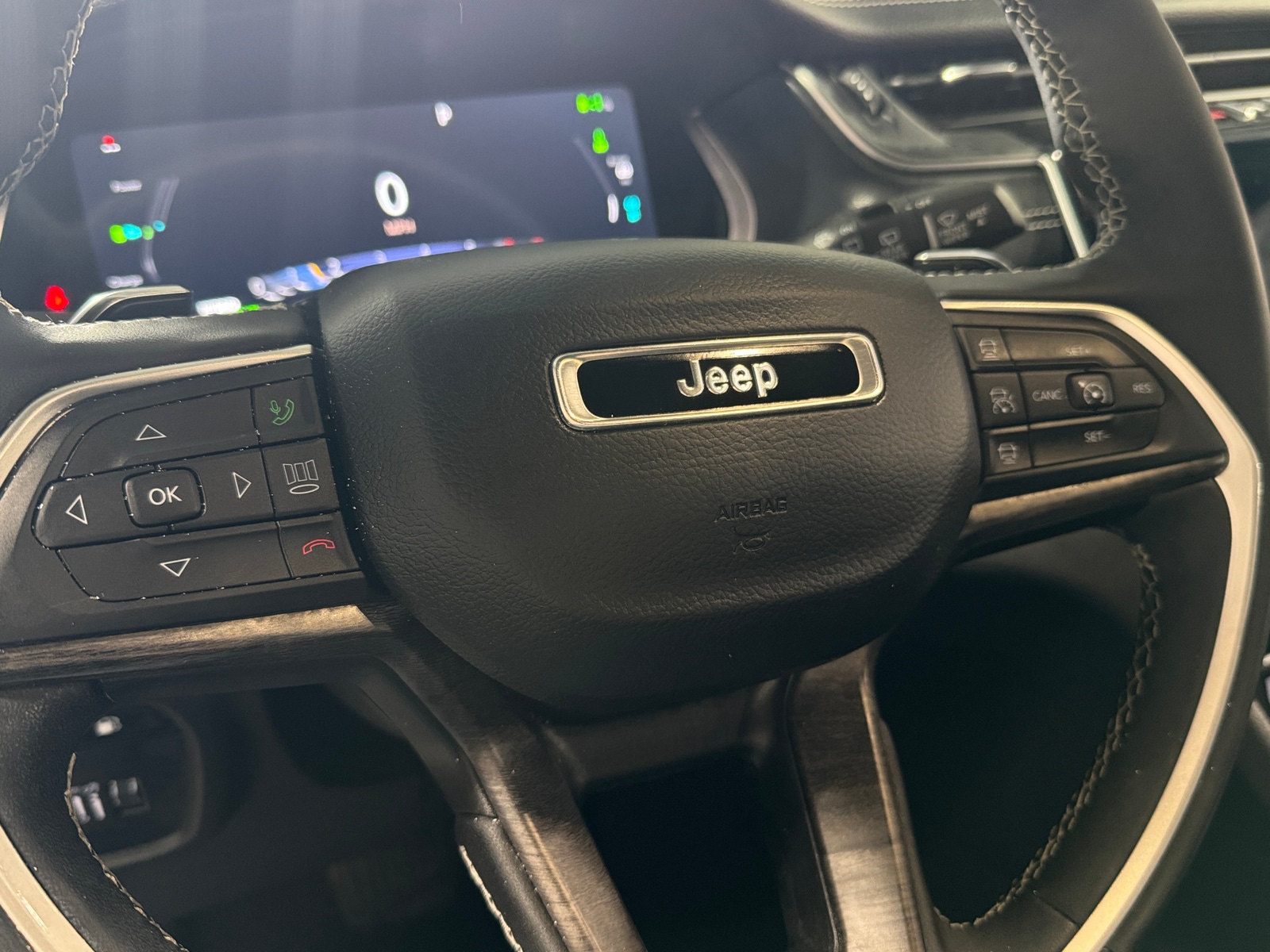Thumbnail: 2024 Jeep Grand Cherokee - 4