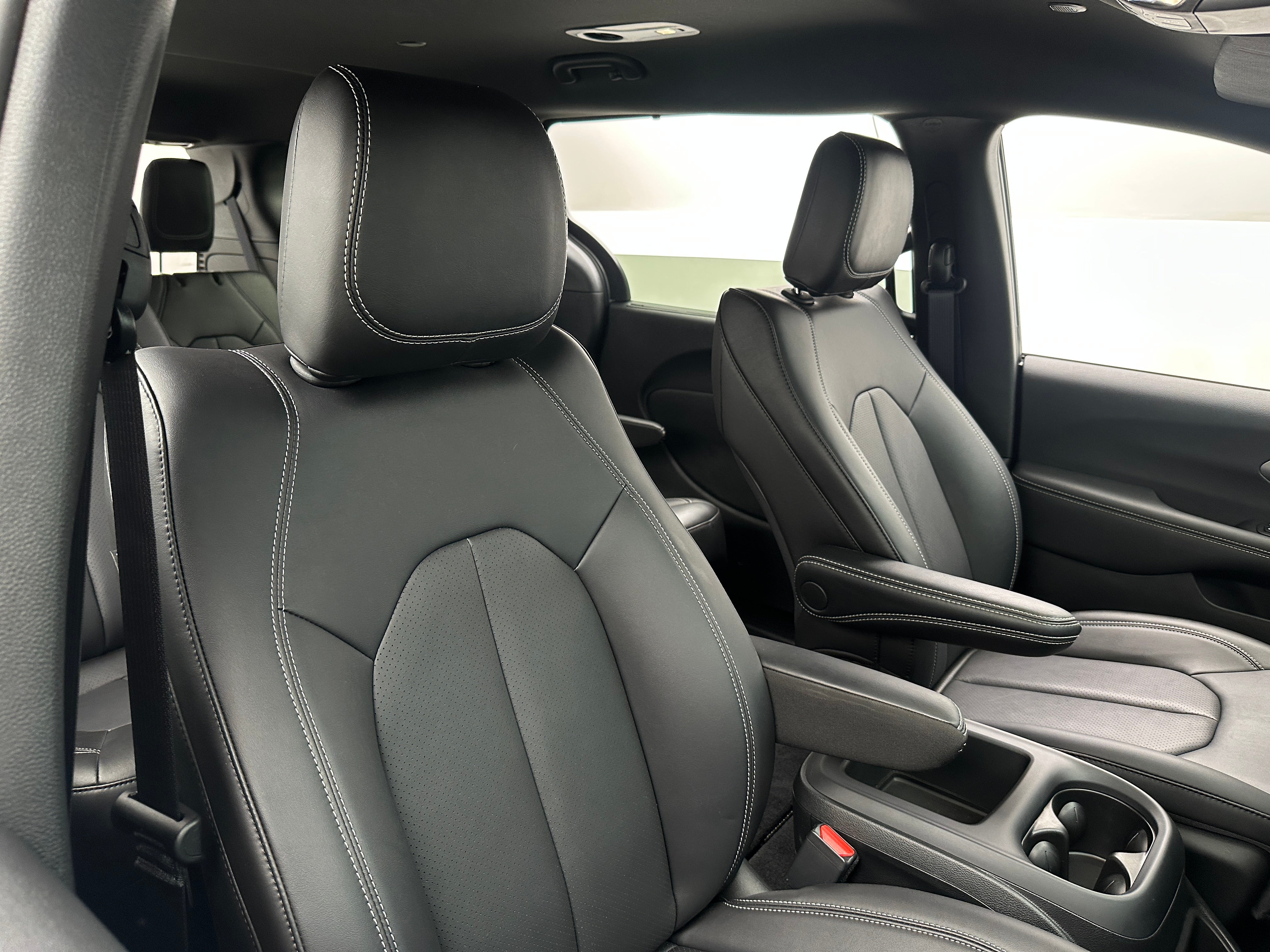 2025 Chrysler Voyager