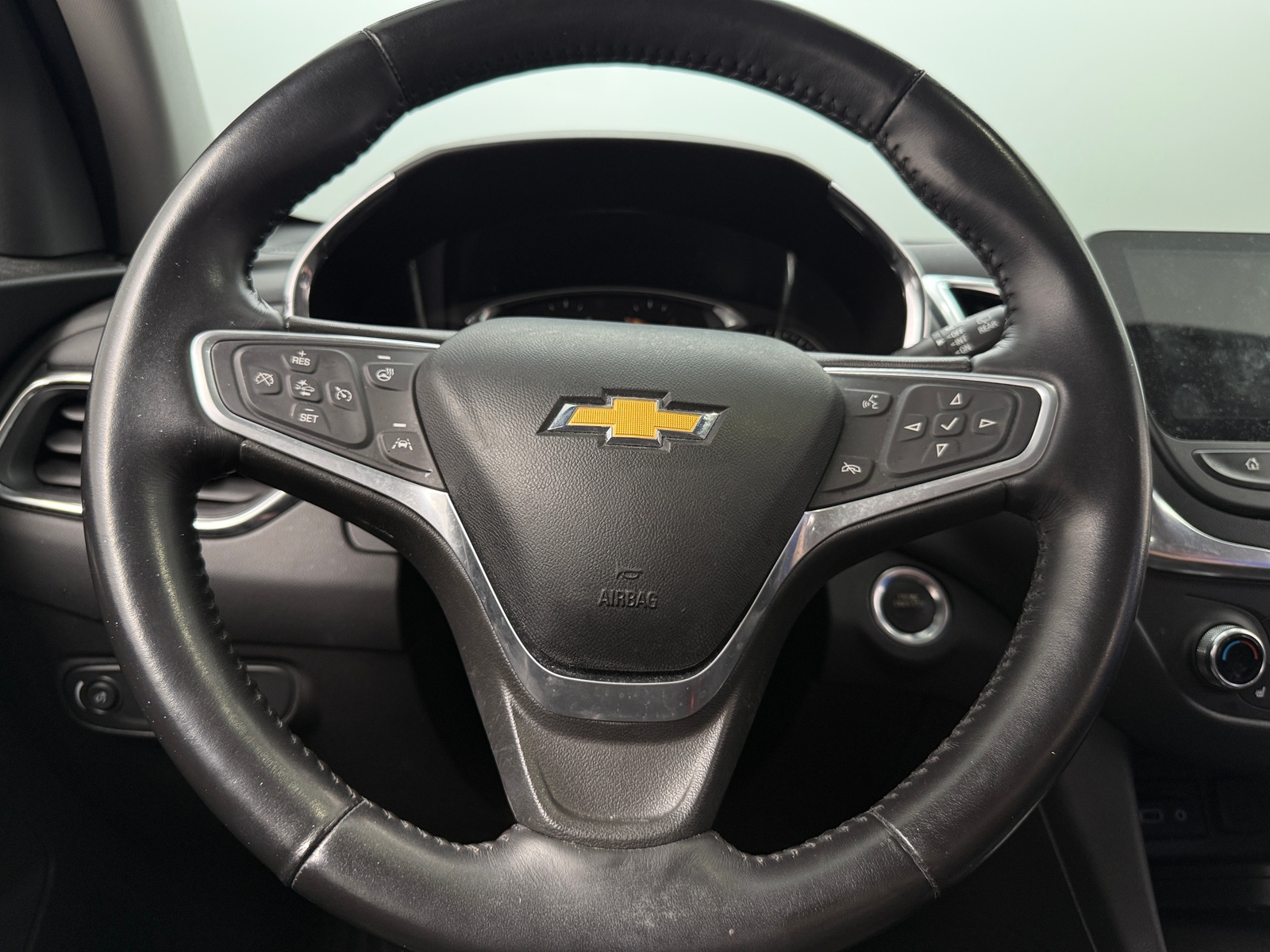 Thumbnail: 2022 Chevrolet Equinox - 5