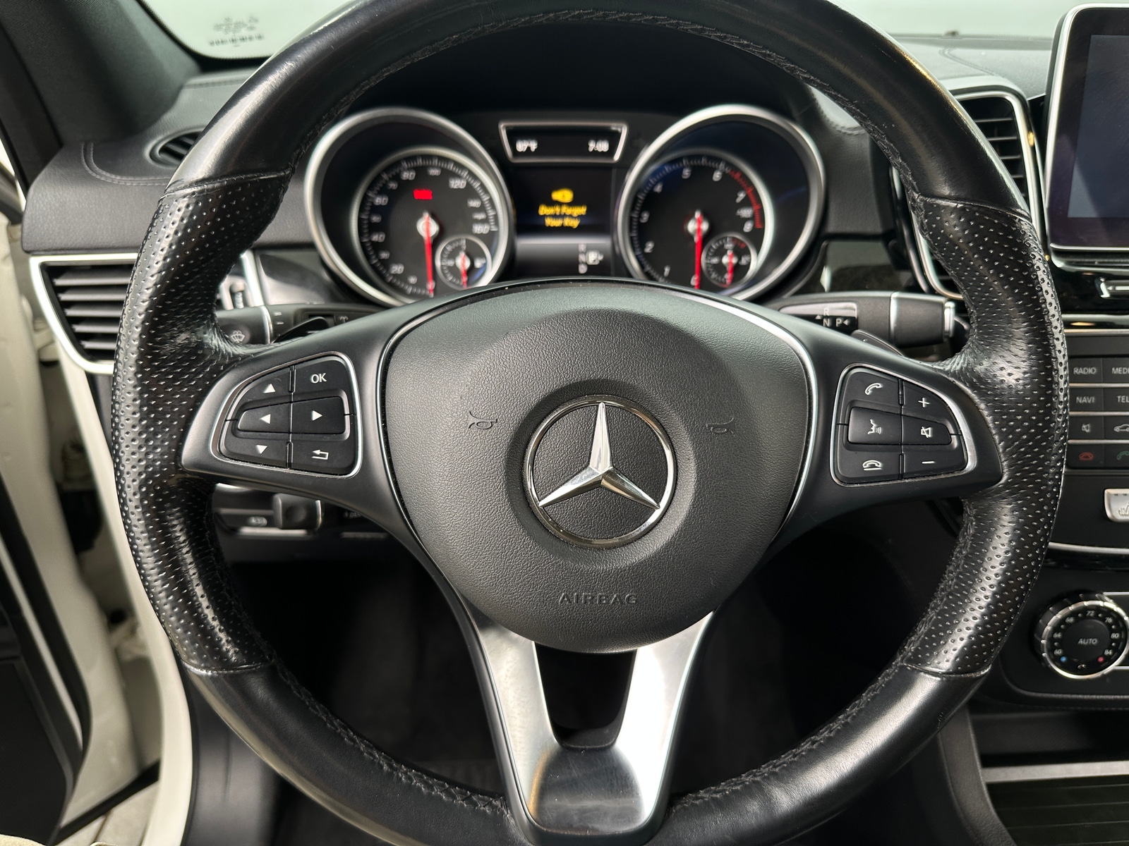 Thumbnail: 2016 Mercedes-Benz GLE - 4
