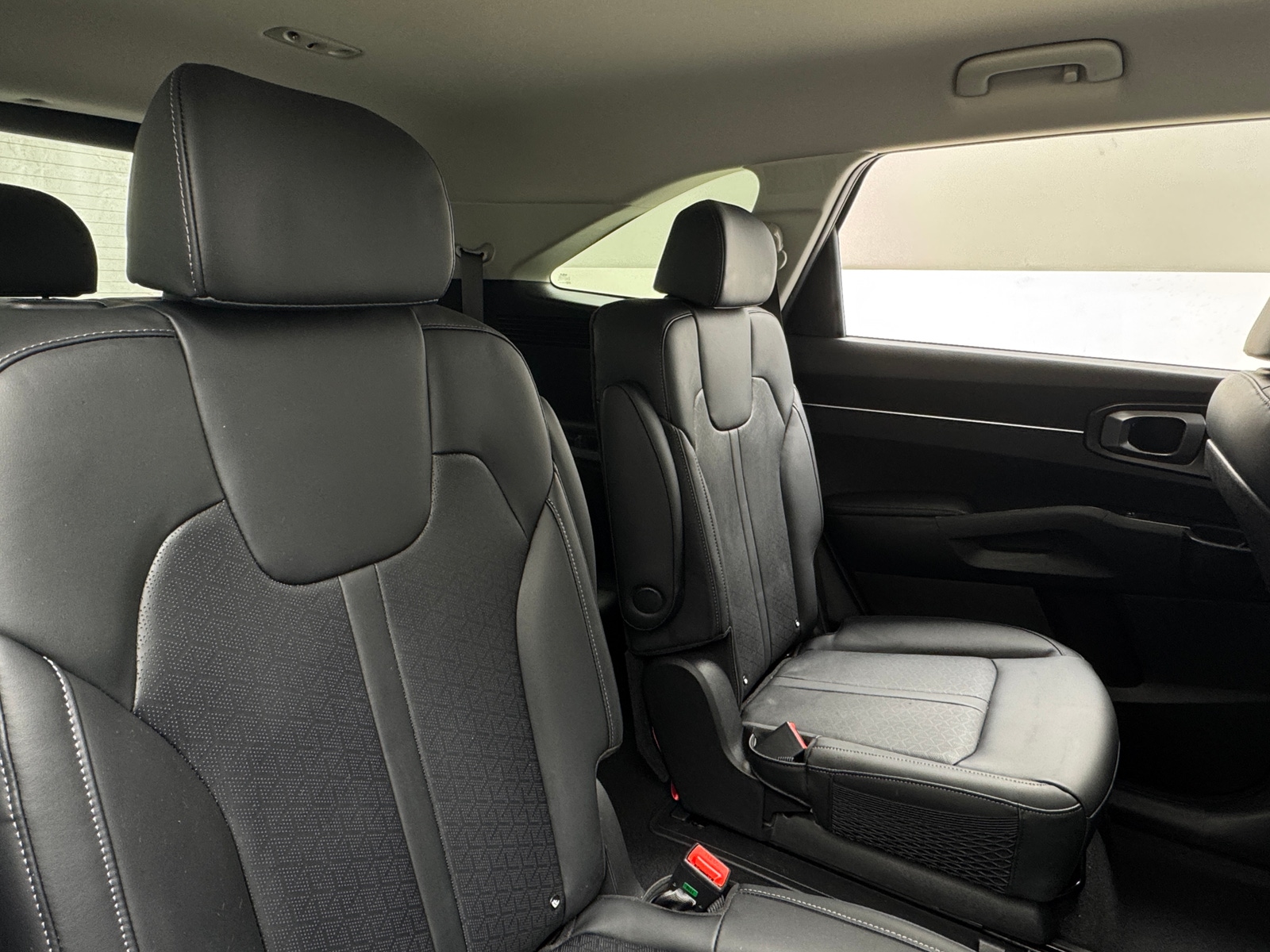 Thumbnail: 2023 Kia Sorento - 5