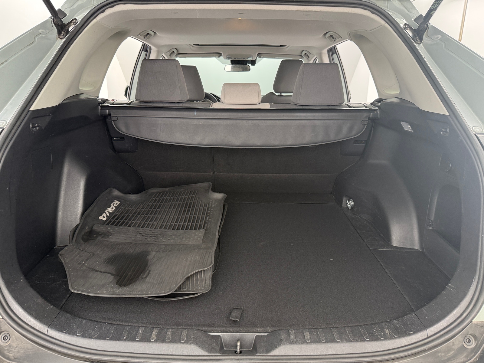 Thumbnail: 2019 Toyota RAV4 - 7