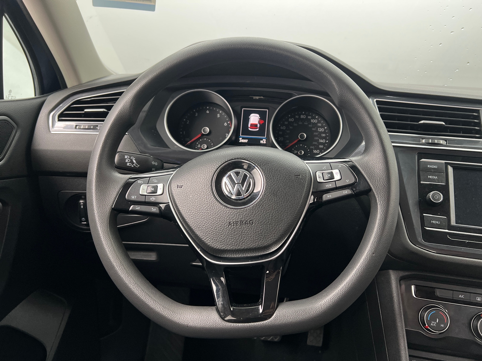 Thumbnail: 2021 Volkswagen Tiguan - 5