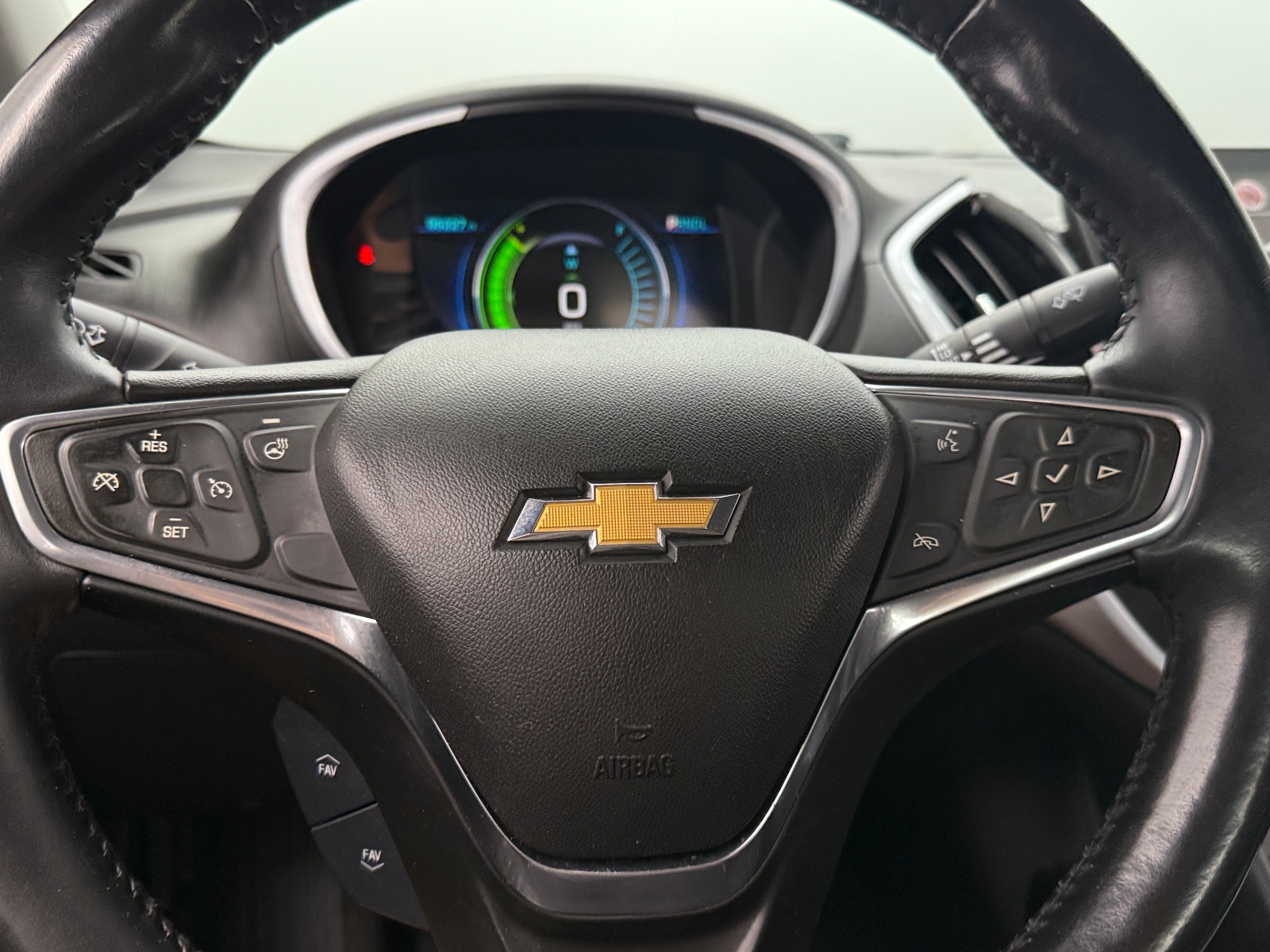 Thumbnail: 2017 Chevrolet Volt - 4