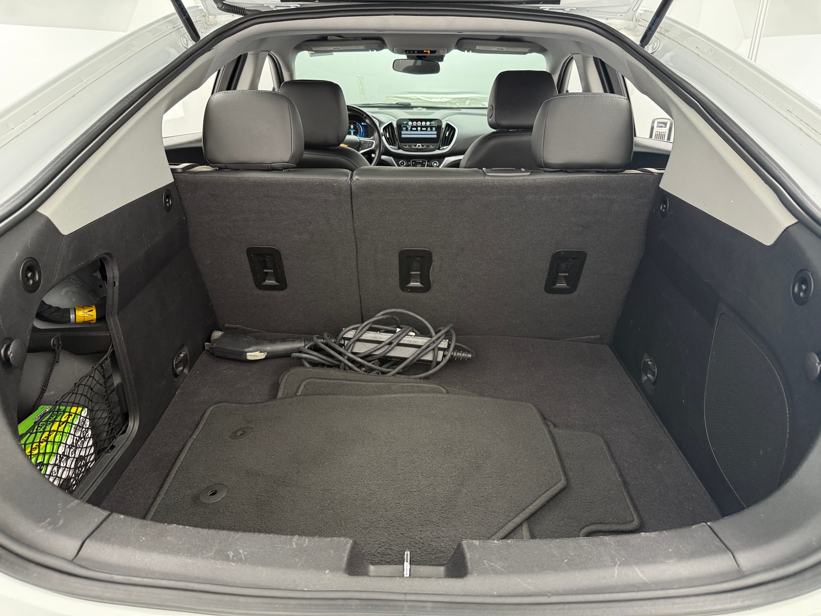 Thumbnail: 2017 Chevrolet Volt - 6