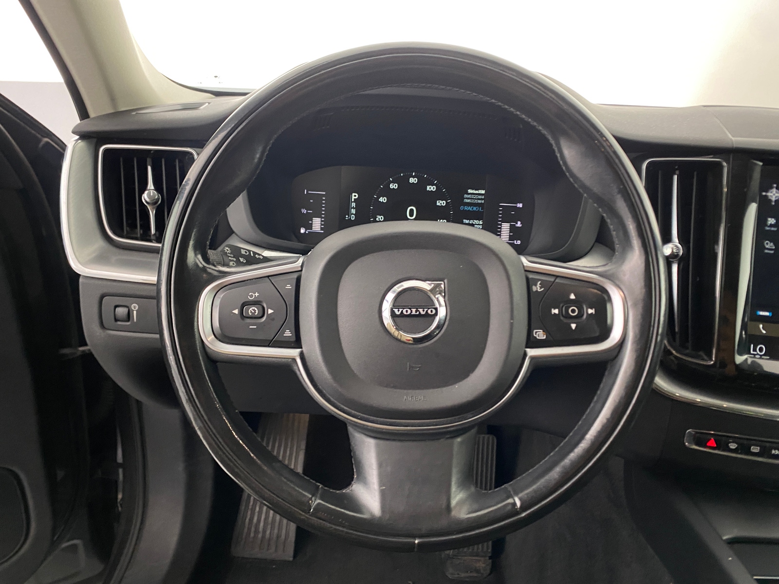 Thumbnail: 2019 Volvo XC60 - 4