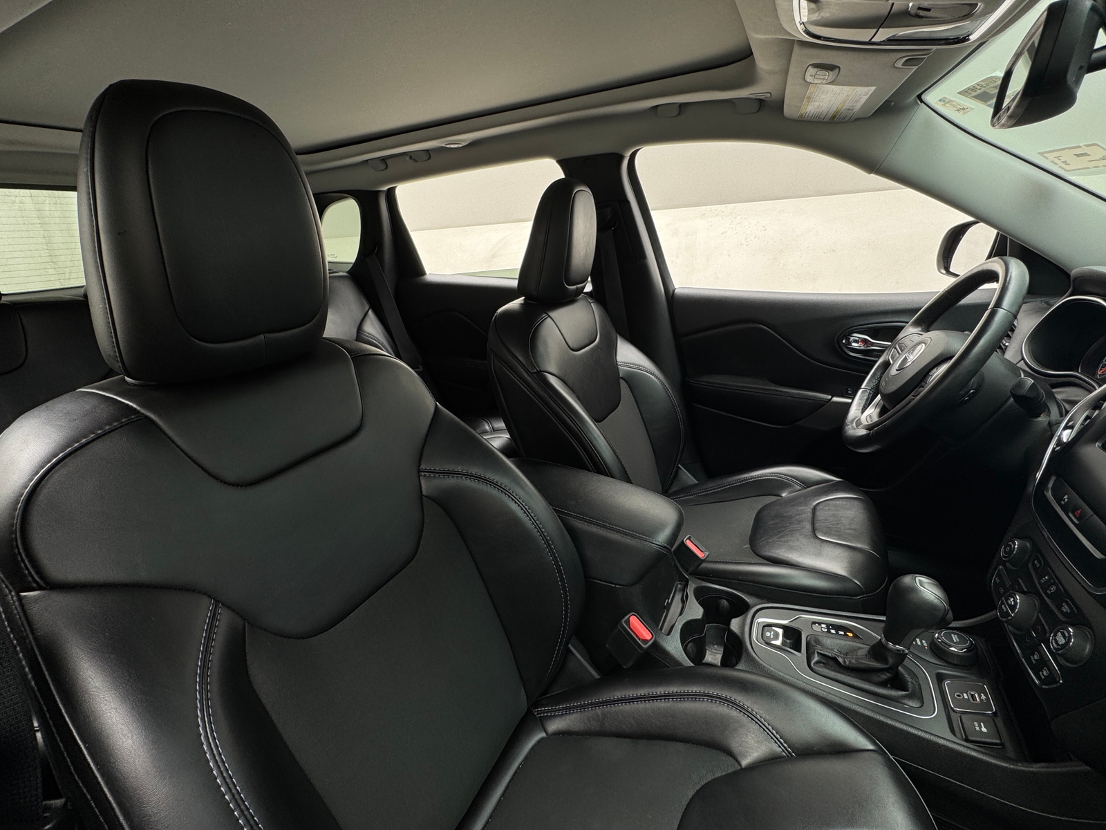 Thumbnail: 2019 Jeep Cherokee - 2