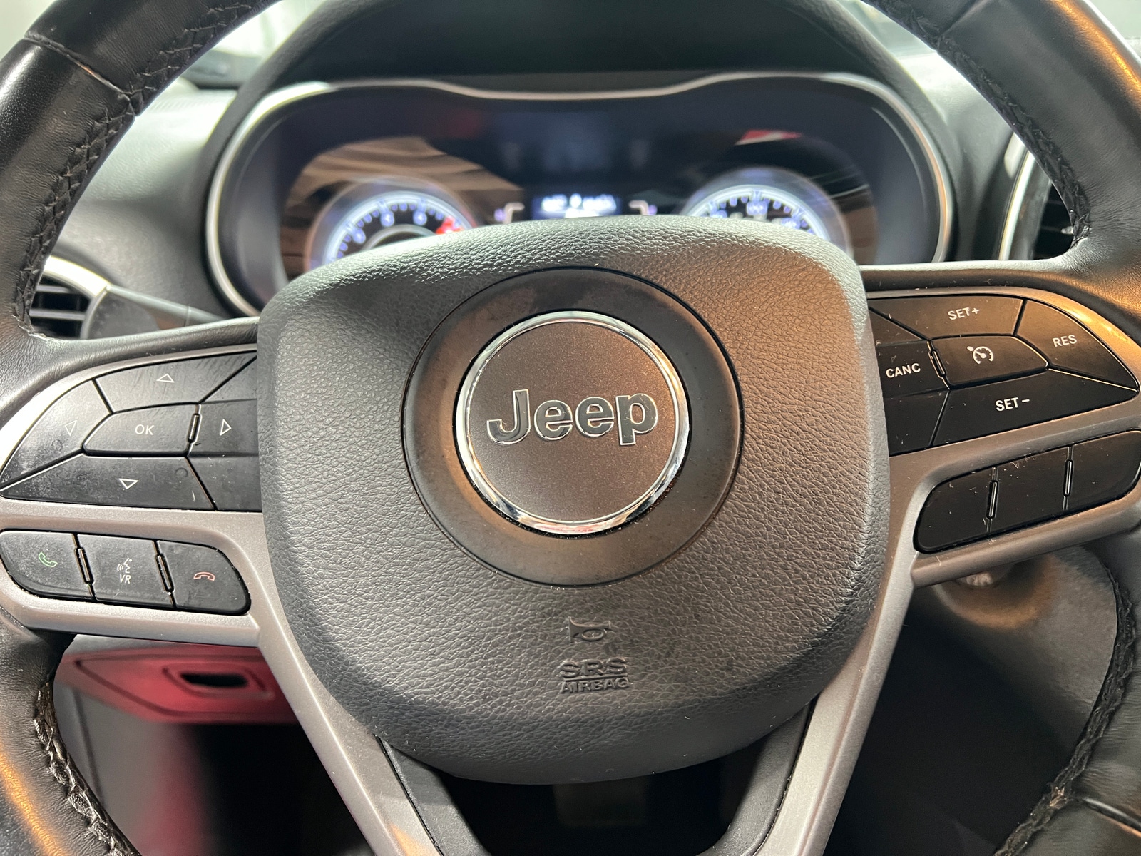 Thumbnail: 2019 Jeep Cherokee - 5