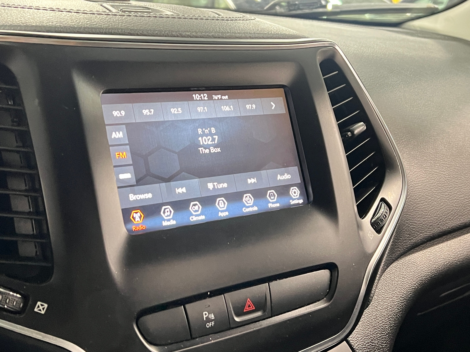 Thumbnail: 2019 Jeep Cherokee - 4