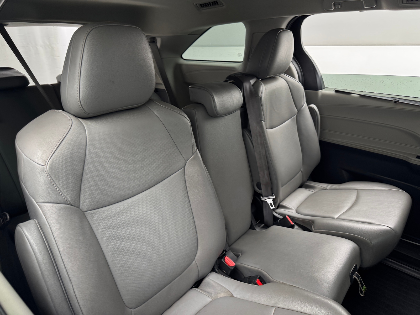 Thumbnail: 2022 Toyota Sienna - 5