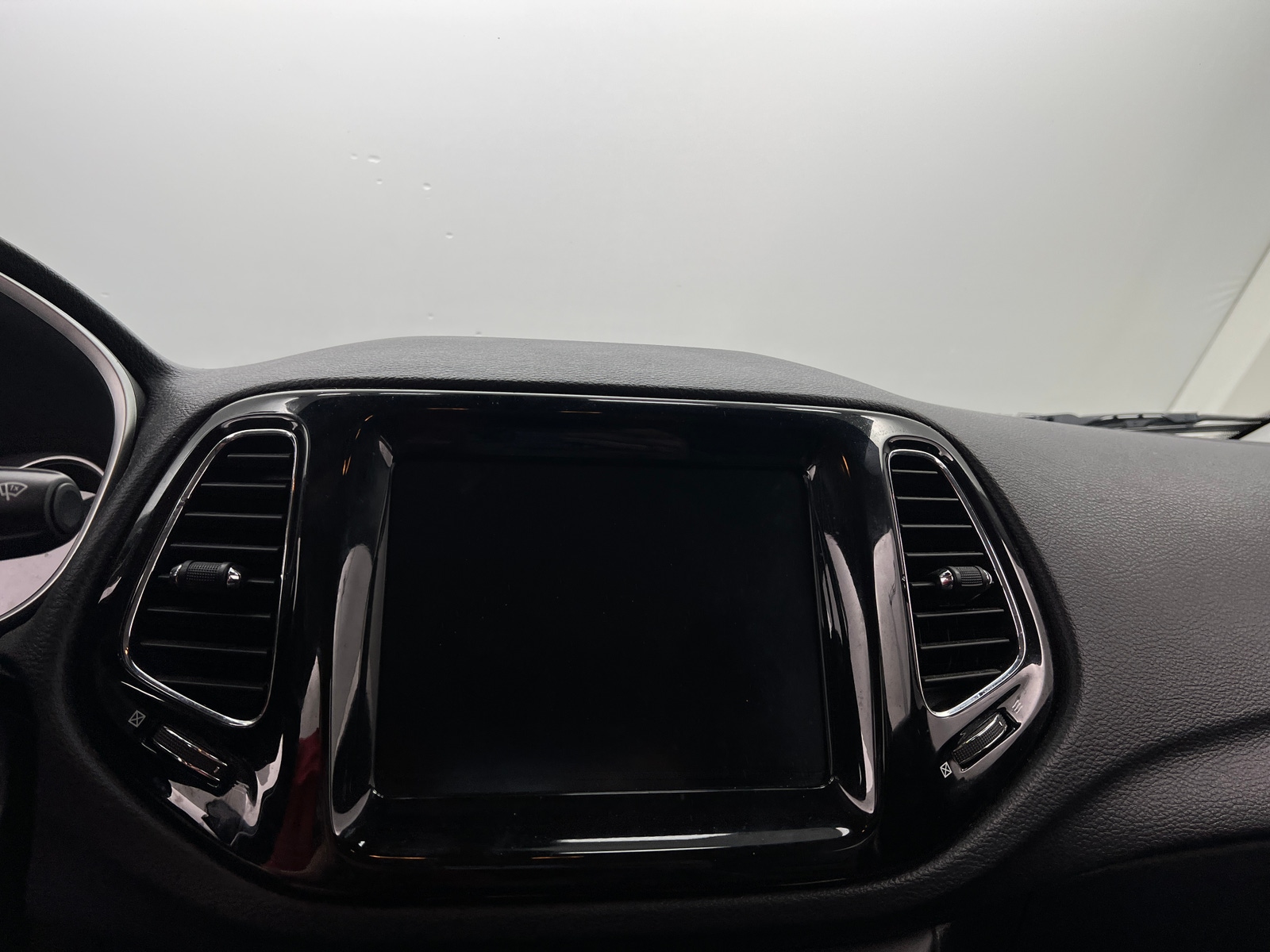 Thumbnail: 2020 Jeep Compass - 3