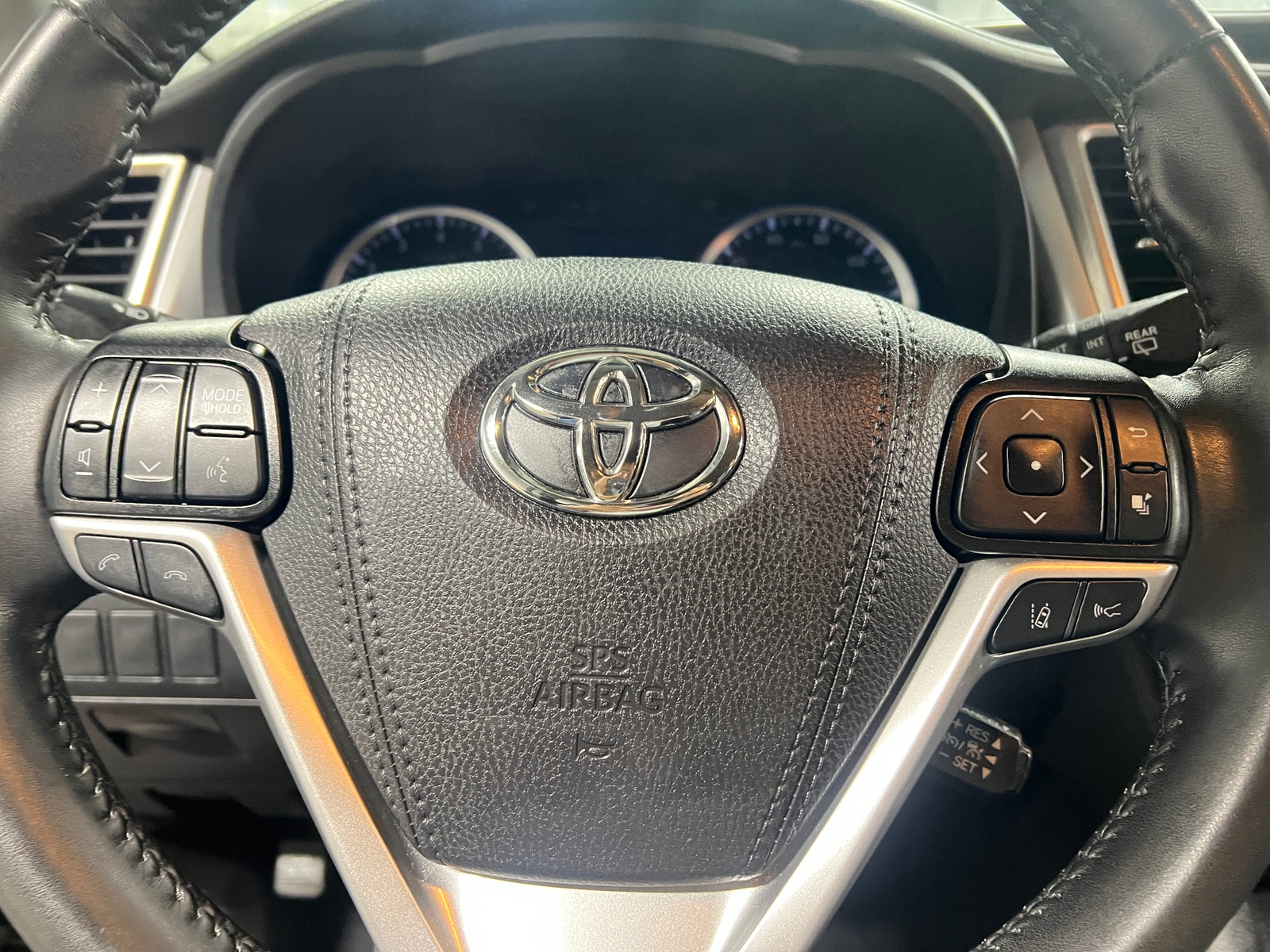 Thumbnail: 2019 Toyota Highlander - 4