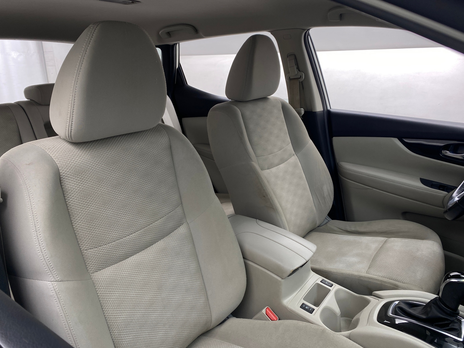 Thumbnail: 2017 Nissan Rogue Sport - 2