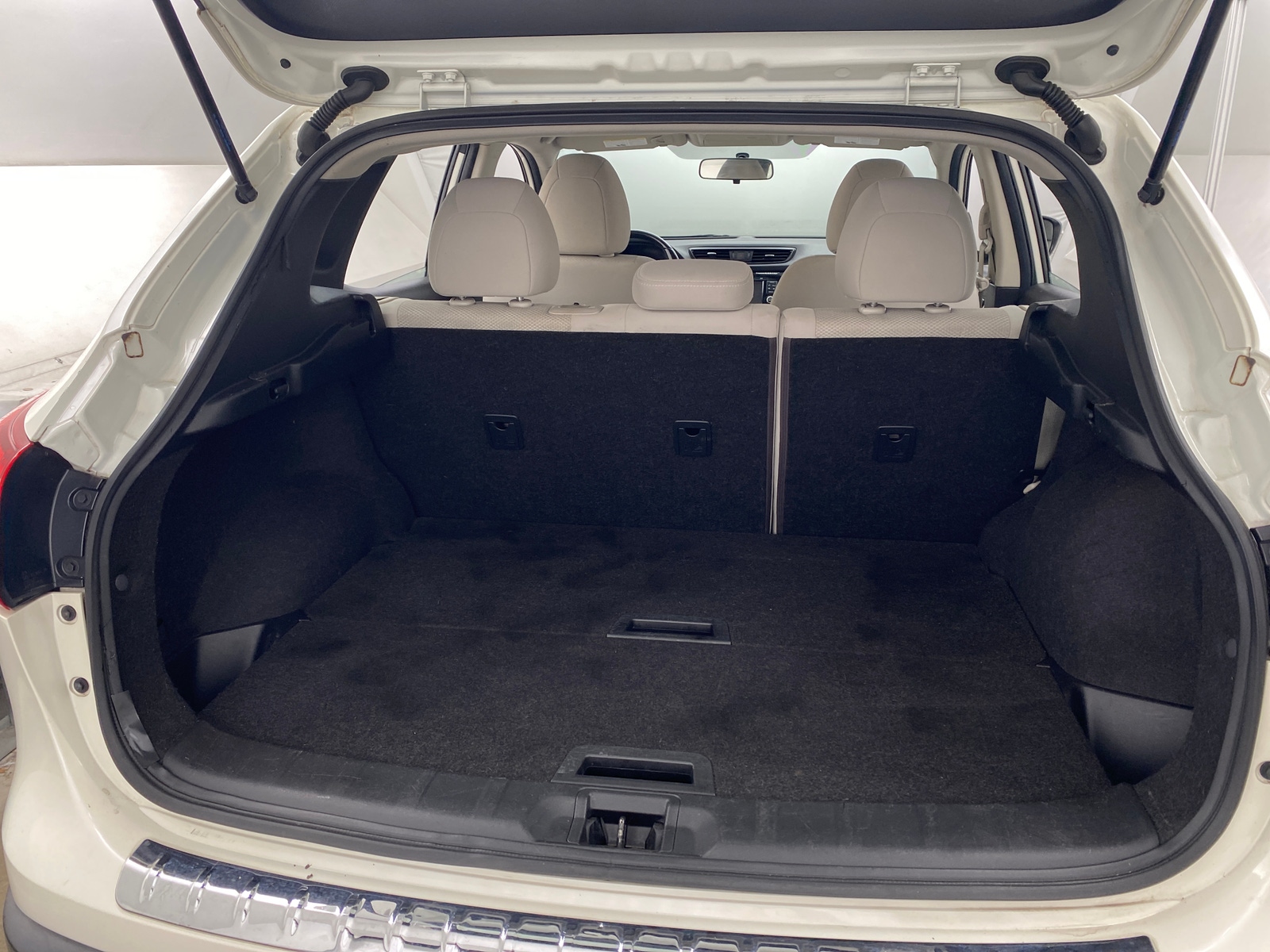 Thumbnail: 2017 Nissan Rogue Sport - 7