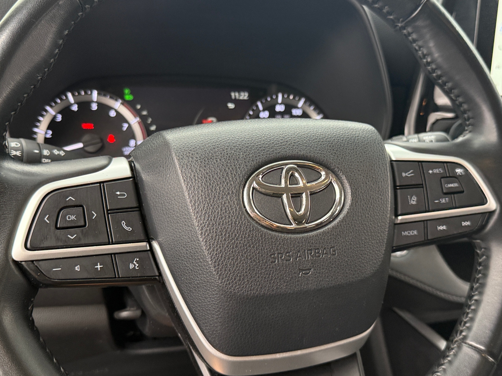 Thumbnail: 2023 Toyota Highlander - 5