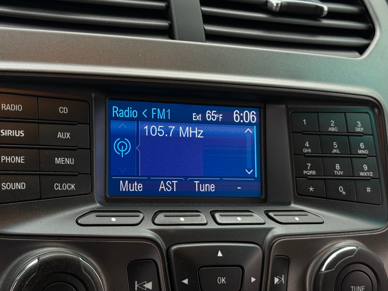 Thumbnail: 2013 Ford Explorer - 4