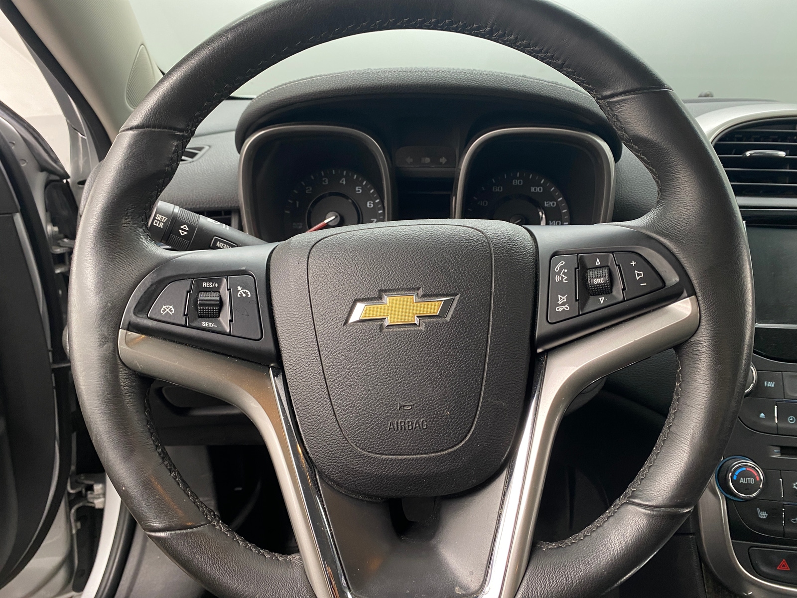 Thumbnail: 2015 Chevrolet Malibu - 4