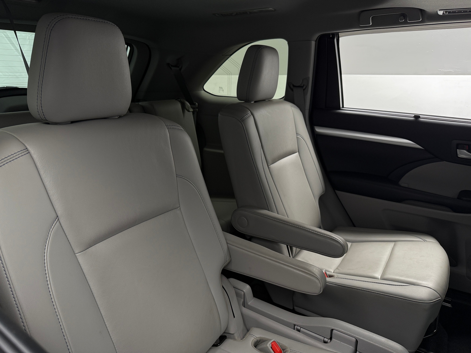 Thumbnail: 2019 Toyota Highlander - 5