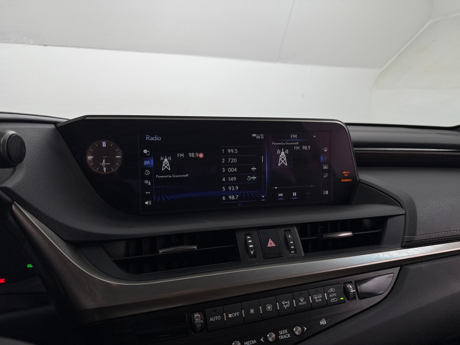 Thumbnail: 2019 Lexus ES - 3