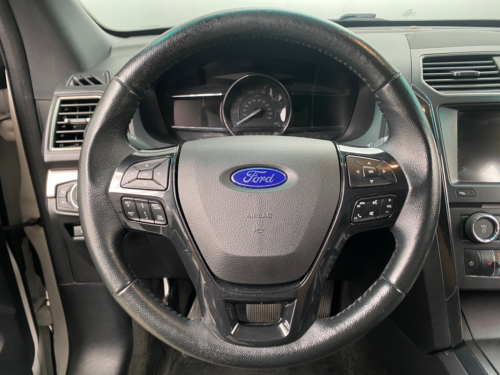 Thumbnail: 2018 Ford Explorer - 5
