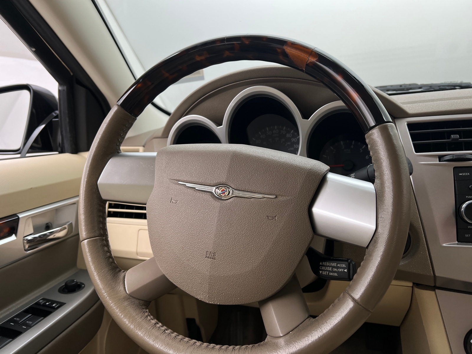 Thumbnail: 2010 Chrysler Sebring - 4